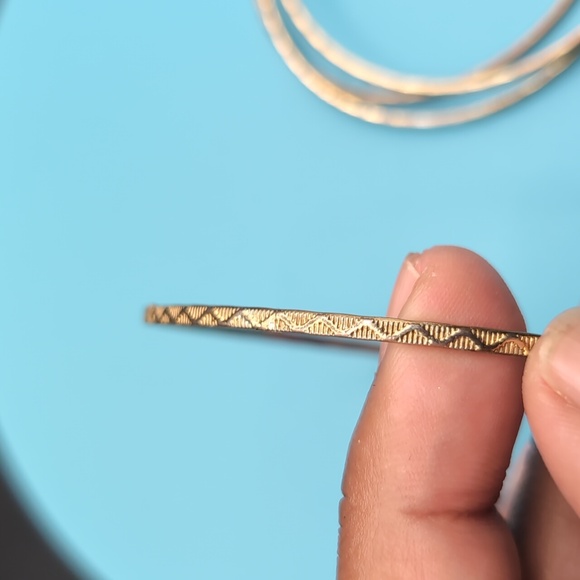 4 Gold Toned Textured Pattern Bangle Jingle Bracelets - Picture 7 of 10